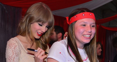 Taylor Swift meets fans