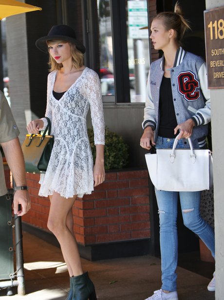 Taylor Swift has a spot of lunch with bff Karlie Kloss - This Week’s