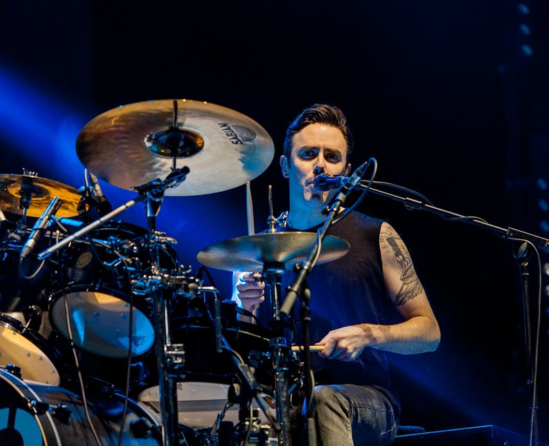 The Script's drummer Glen Power adds some vocals to 'Hall Of Fame' at ...